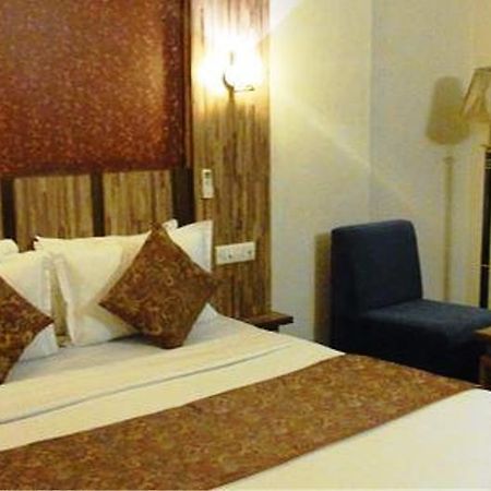 Hotel Eden Ахмедабад Екстер'єр фото
