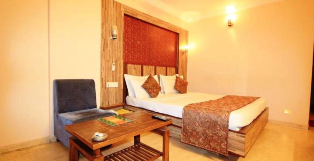 Hotel Eden Ахмедабад Номер фото